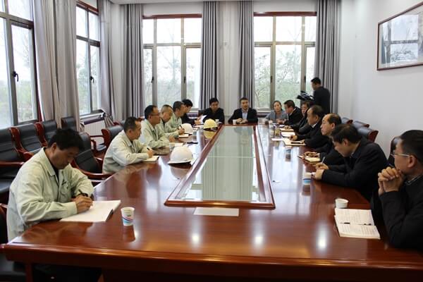 永壽縣委副書記、縣長王飛一行來華浩軒公司調(diào)研工作現(xiàn)場辦公