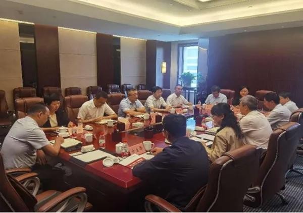 中陜核集團(tuán)黨委副書記、總經(jīng)理范明一行到榆林市榆陽(yáng)區(qū)對(duì)接新...