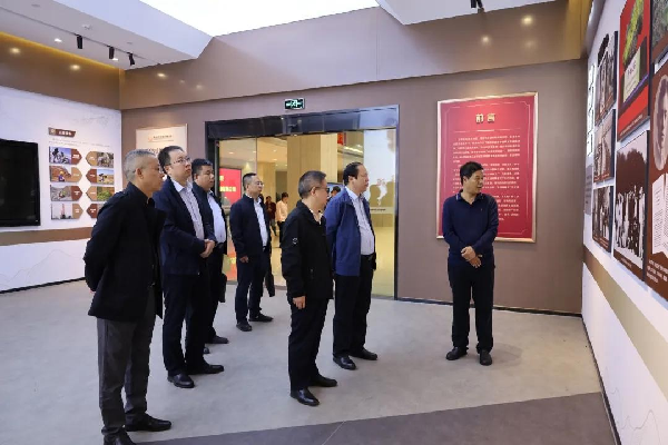 中陜核集團黨委書記、董事長朱華平一行到湖南省地質(zhì)院、長沙...